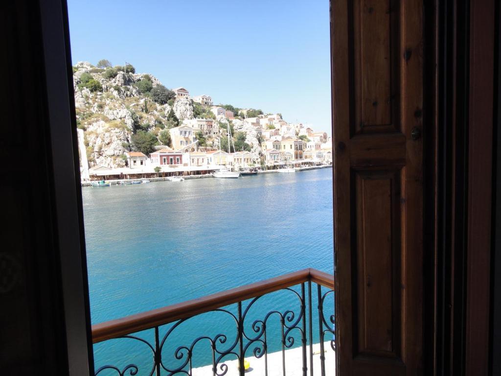 Captain'S Suites Σύμη Εξωτερικό φωτογραφία